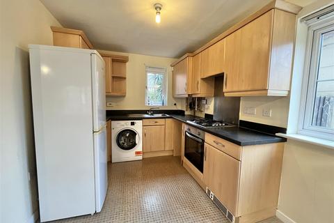 2 bedroom flat to rent, Tasker Square, Cardiff CF14