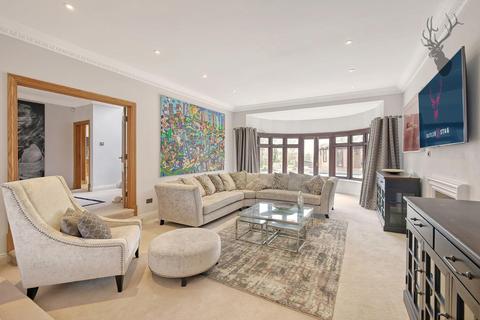 7 bedroom detached house to rent, Hainault Road, Chigwell IG7