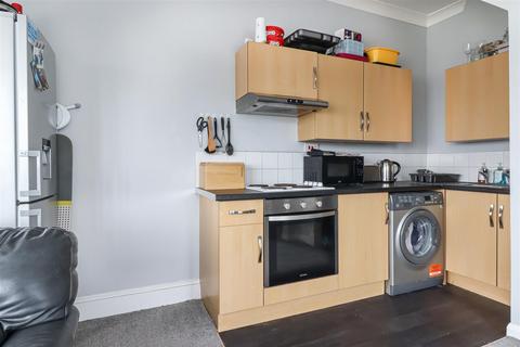 76c Arterial Road, Leigh-on-sea, SS9 4DA
