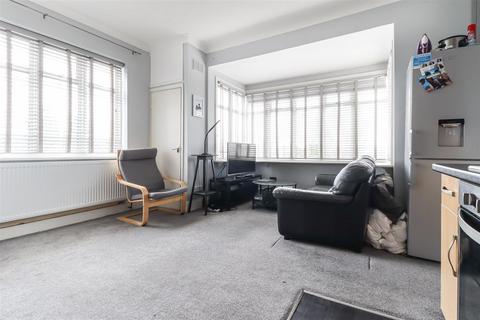 76c Arterial Road, Leigh-on-sea, SS9 4DA