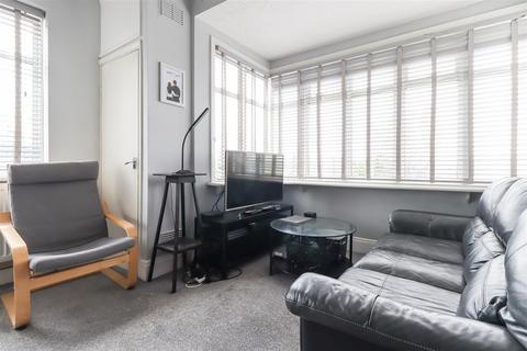 76c Arterial Road, Leigh-on-sea, SS9 4DA