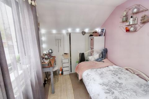 27 Manor Close, Clifton, Shefford, SG17 5EJ
