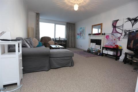 2 bedroom flat to rent, Kingsway, Hove