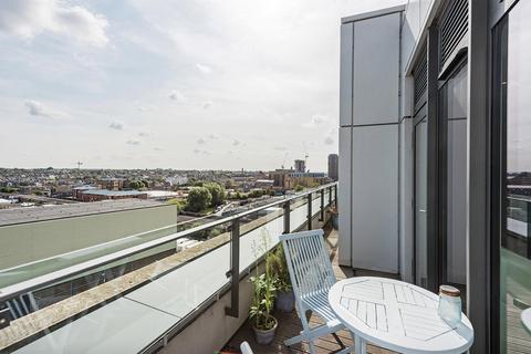 1 bedroom apartment for sale, Enterprise Way, London SW18