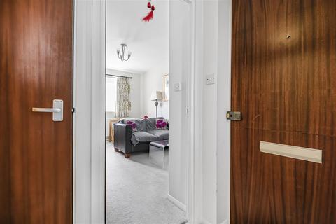 1 bedroom apartment for sale, Troon Court, Muirfield Close, Reading