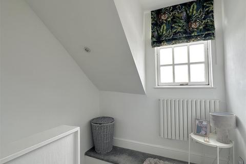 Flat 3, 6 Barbican Terrace, Barnstaple, EX32 9HQ