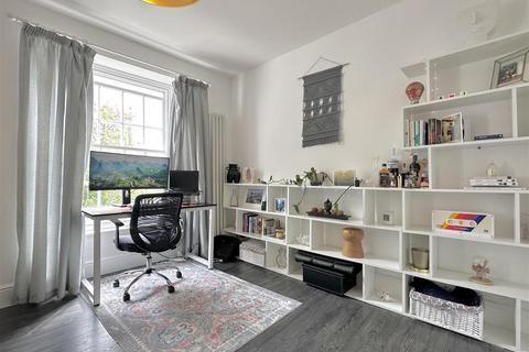 Flat 3, 6 Barbican Terrace, Barnstaple, EX32 9HQ