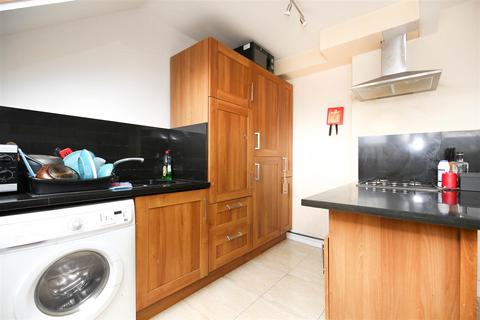 3 bedroom apartment to rent, Westgate Road, Newcastle Upon Tyne NE4