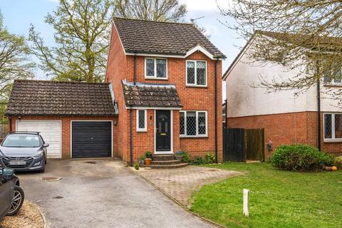 3 bedroom detached house for sale, Salcombe Close, Valley Park, Chandler's Ford