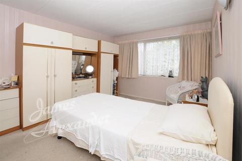 2 bedroom flat for sale, Meller Close, Croydon