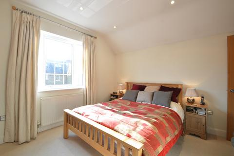 2 bedroom apartment to rent, Whittets Ait Jessamy Road, Weybridge, KT13