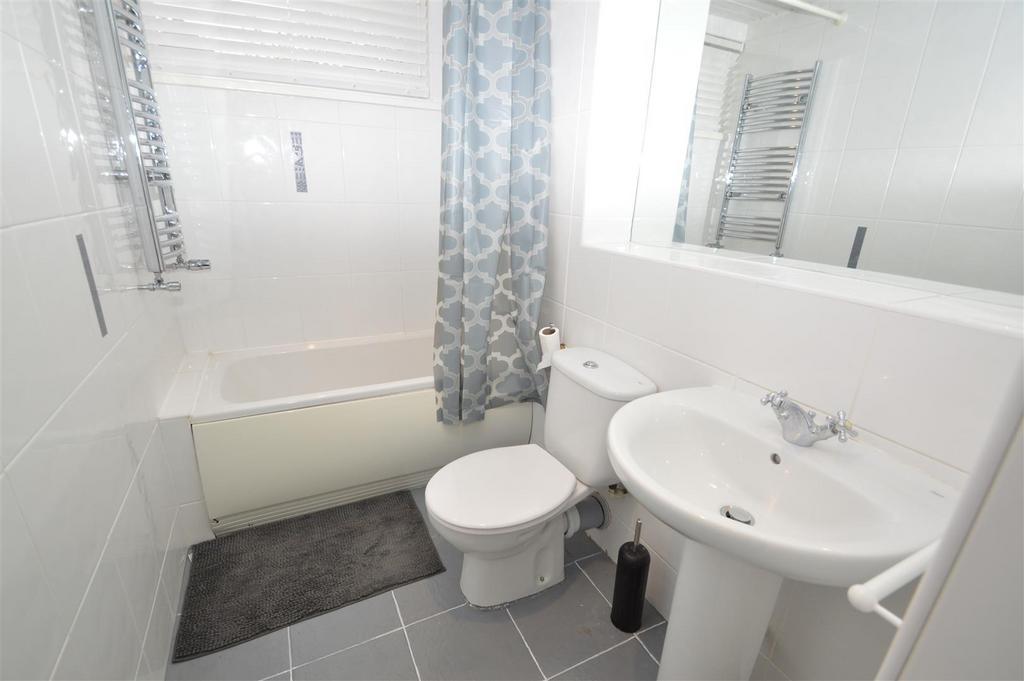 Grove6 Bathroom.jpg