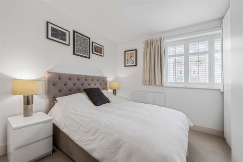 1 bedroom flat for sale, Meath Street, London SW11