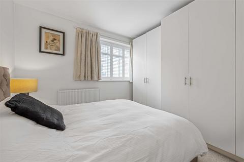 1 bedroom flat for sale, Meath Street, London SW11