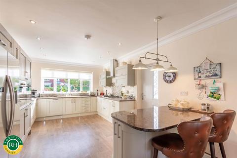 2b Brompton Road, Sprotbrough, Doncaster, DN5 7LB