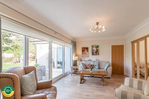 2b Brompton Road, Sprotbrough, Doncaster, DN5 7LB