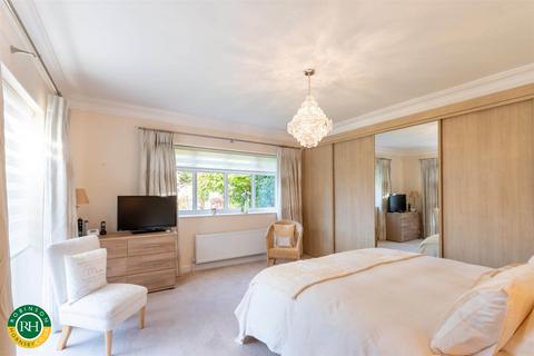 2b Brompton Road, Sprotbrough, Doncaster, DN5 7LB