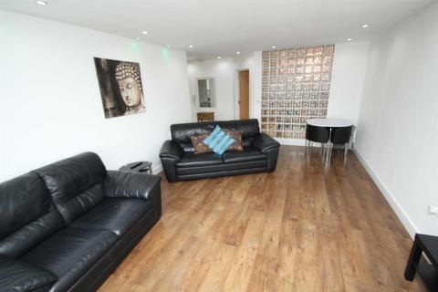2 bedroom apartment to rent, Wellington Road, Timperley, Altrincham