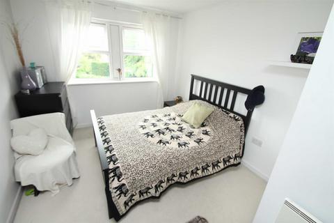 2 bedroom apartment to rent, Wellington Road, Timperley, Altrincham