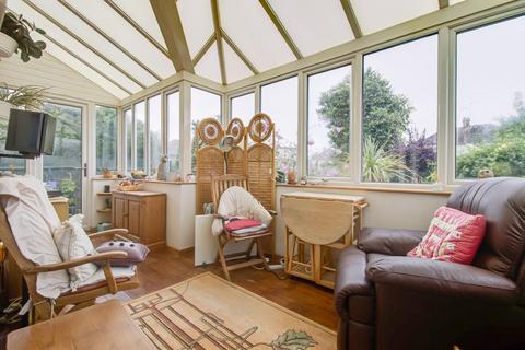 62 Braemar Crescent, Leigh-on-sea, SS9 3RJ