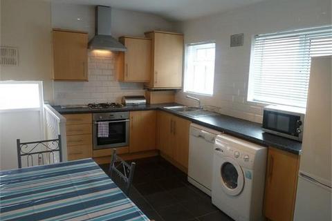 4 bedroom maisonette to rent, Trewhitt Road, Heaton, Newcastle, Tyne and Wear