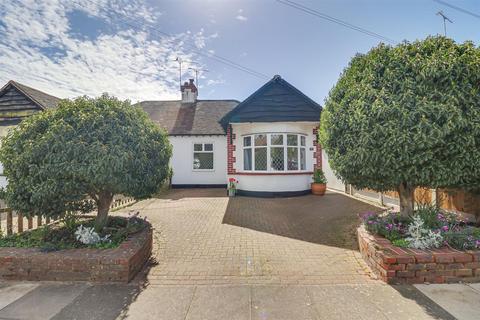 2 bedroom semi-detached bungalow for sale, Woodleigh Avenue, Leigh-on-Sea SS9