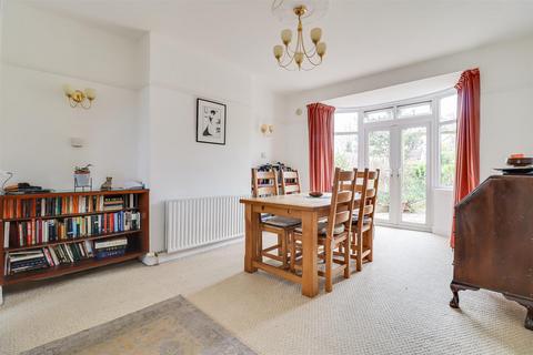 5 bedroom end of terrace house for sale, Park Road, Leigh-On-Sea SS9