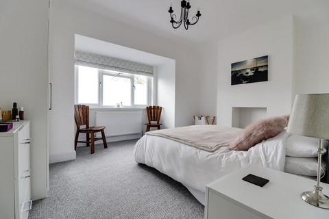 30 Adalia Crescent, Leigh-on-sea, SS9 3SN