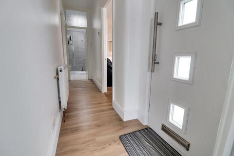 30 Adalia Crescent, Leigh-on-sea, SS9 3SN