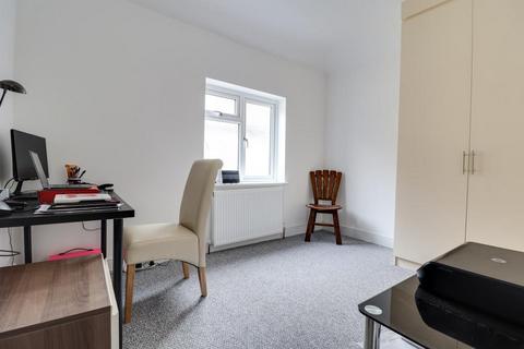 30 Adalia Crescent, Leigh-on-sea, SS9 3SN