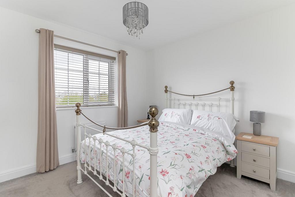 Master Bedroom - B.jpg