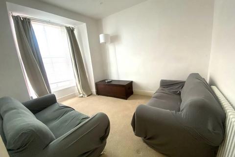 3 bedroom end of terrace house to rent, Parliament Terrace, Harrogate, HG1 2QY