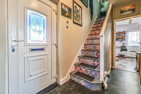 182 Blenheim Chase, Leigh-on-sea, SS9 3HQ