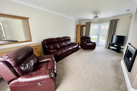 3 bedroom end of terrace house for sale, Browning Drive, Great Sutton, Ellesmere Port