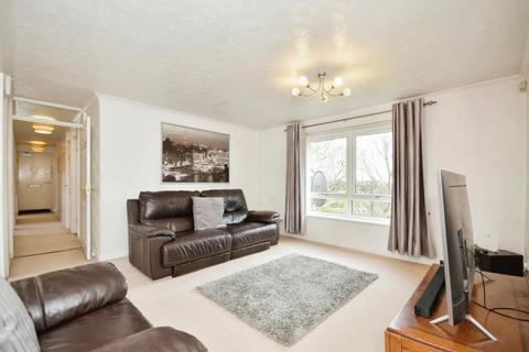 2 bedroom flat for sale, Ormond Road, Jordanthorpe, Sheffield, S8 8FT