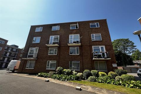 Studio for sale, Viceroy Court, Dunstable