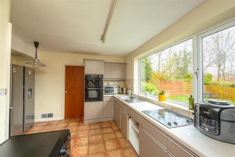 26a Ashfurlong Road, Dore, Sheffield, S17 3NL