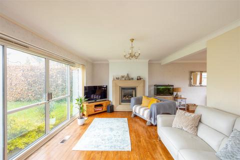 26a Ashfurlong Road, Dore, Sheffield, S17 3NL