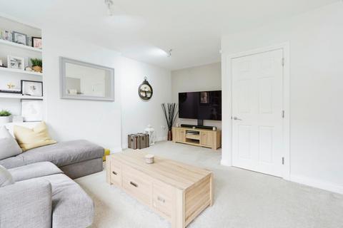 5 Billington Close, Leeds, LS13 1GD