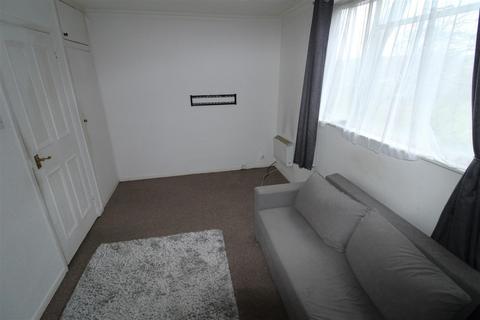 Studio for sale, Viceroy Court, Dunstable