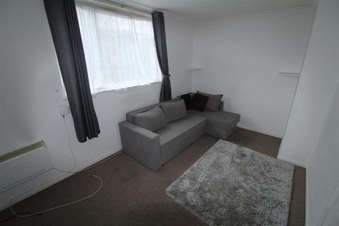 Studio for sale, Viceroy Court, Dunstable