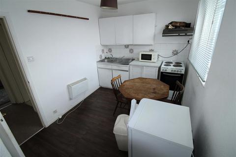 Studio for sale, Viceroy Court, Dunstable