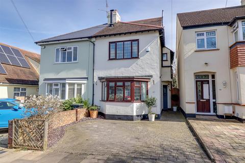 4 bedroom semi-detached house for sale, Flemming Avenue, Leigh-On-Sea SS9