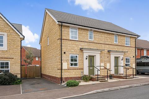 3 bedroom semi-detached house for sale, Clutterbuck Close, Stonehouse GL10