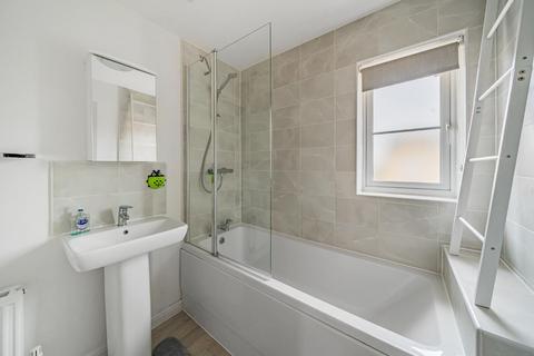 4 Clutterbuck Close, Leonard Stanley, Stonehouse, GL10 3GH