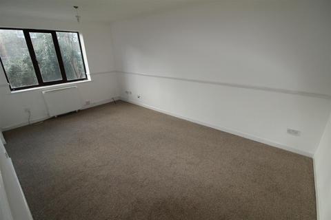 1 bedroom flat for sale, Drakes Court, Dunstable