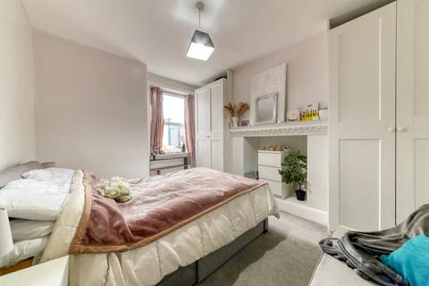 52a Heathfield Road, Croydon, CR0 1EW