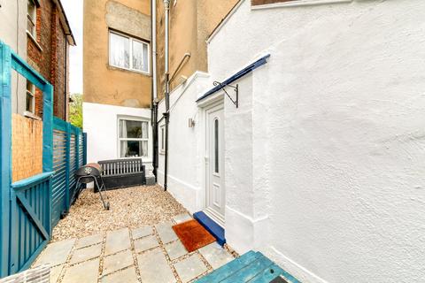 52a Heathfield Road, Croydon, CR0 1EW