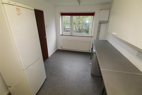 2 bedroom flat for sale, Linden Close, DUNSTABLE
