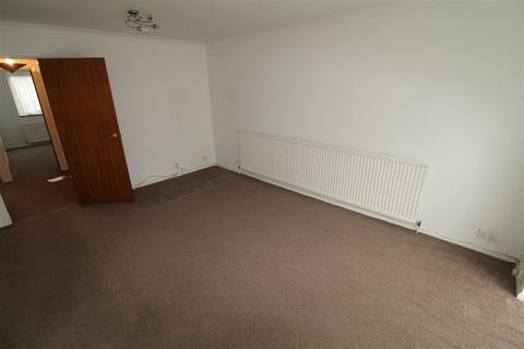 2 bedroom flat for sale, Linden Close, DUNSTABLE